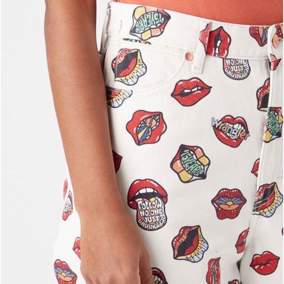 Wrangler Size 27 Read My Lips
Barrel Denim Jeans ROLLING STONES VIBES - Picture 2 of 9